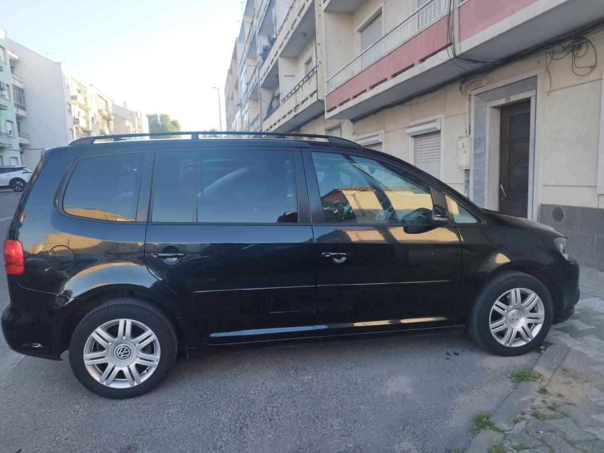 volkswagen-touran-1-6-tdi-2011-diesel-1598cc