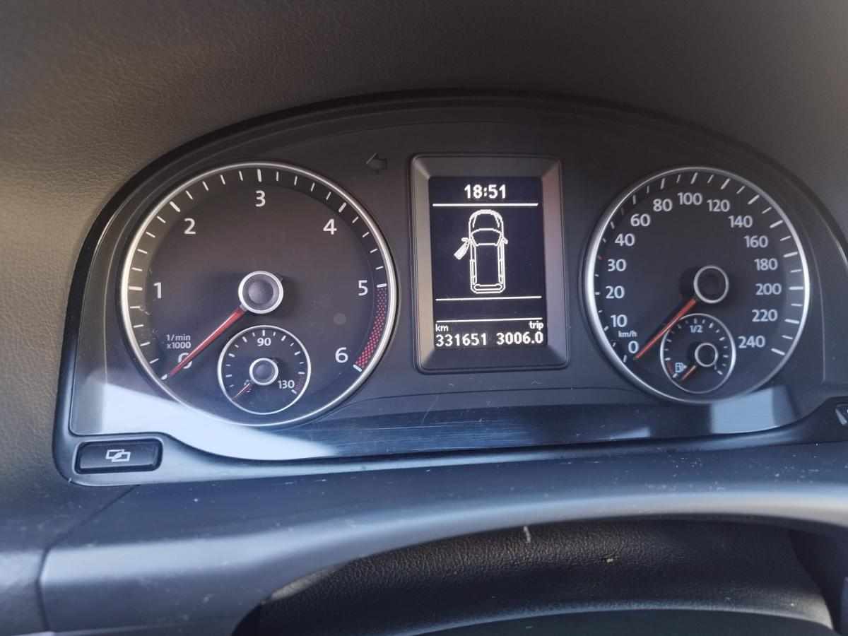 volkswagen-touran-1-6-tdi-2011-diesel-1598cc