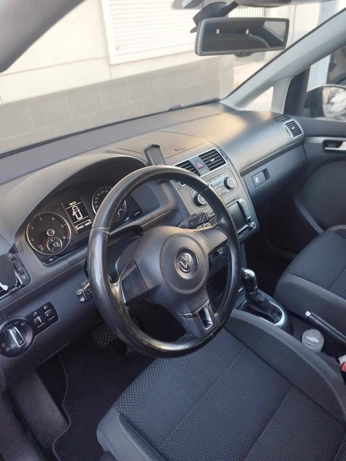 volkswagen-touran-1-6-tdi-2011-diesel-1598cc
