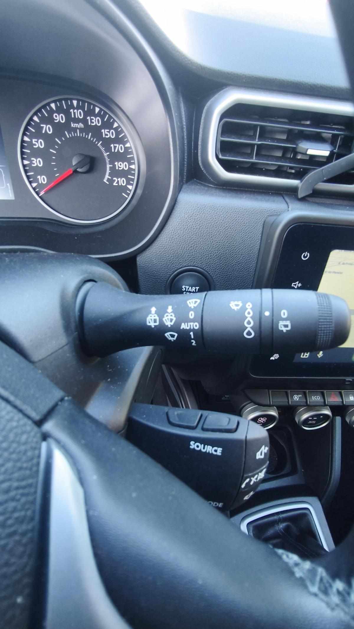 dacia-duster-1-0-tce-2023-gasolina-999cc