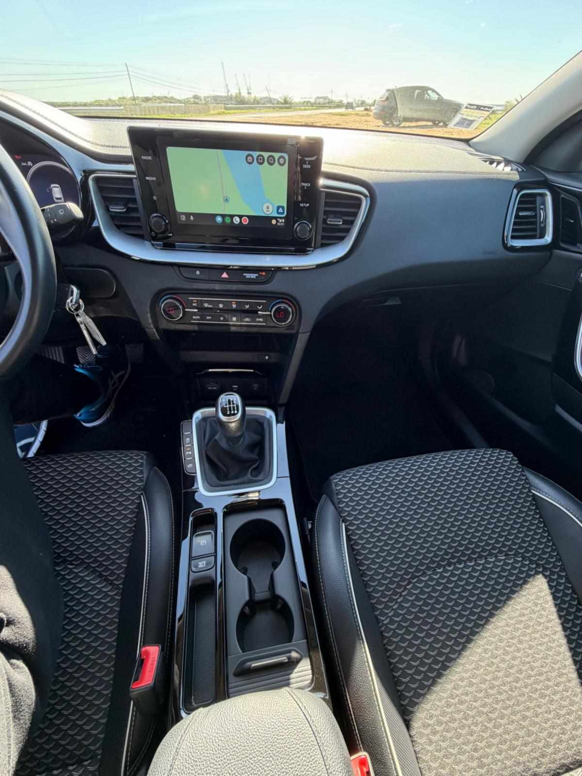 kia-ceed-1-0-120cv-2023-gasolina-998cc
