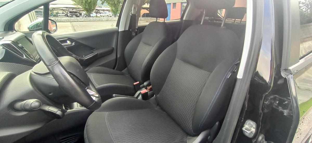 peugeot-208-1-2-vti-2017-gasolina-1199cc