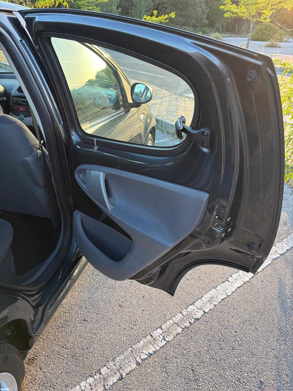 peugeot-107-1-0-2006-gasolina-998cc