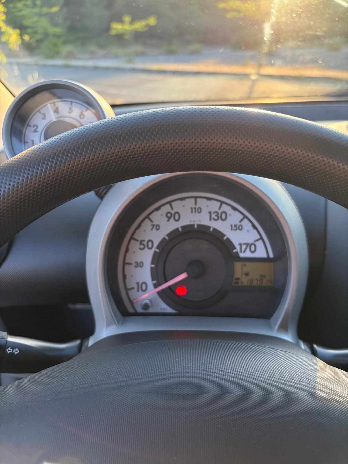 peugeot-107-1-0-2006-gasolina-998cc