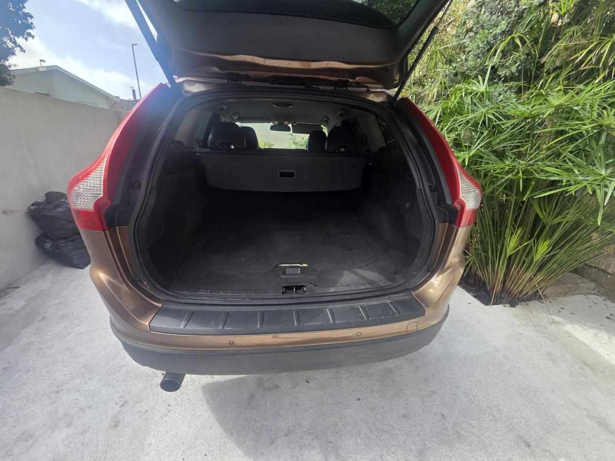 volvo-xc60-2-4d-2009-diesel-2400cc