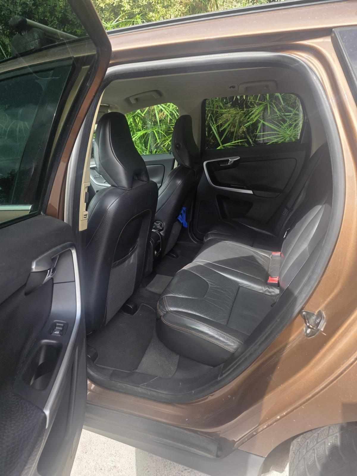 volvo-xc60-2-4d-2009-diesel-2400cc
