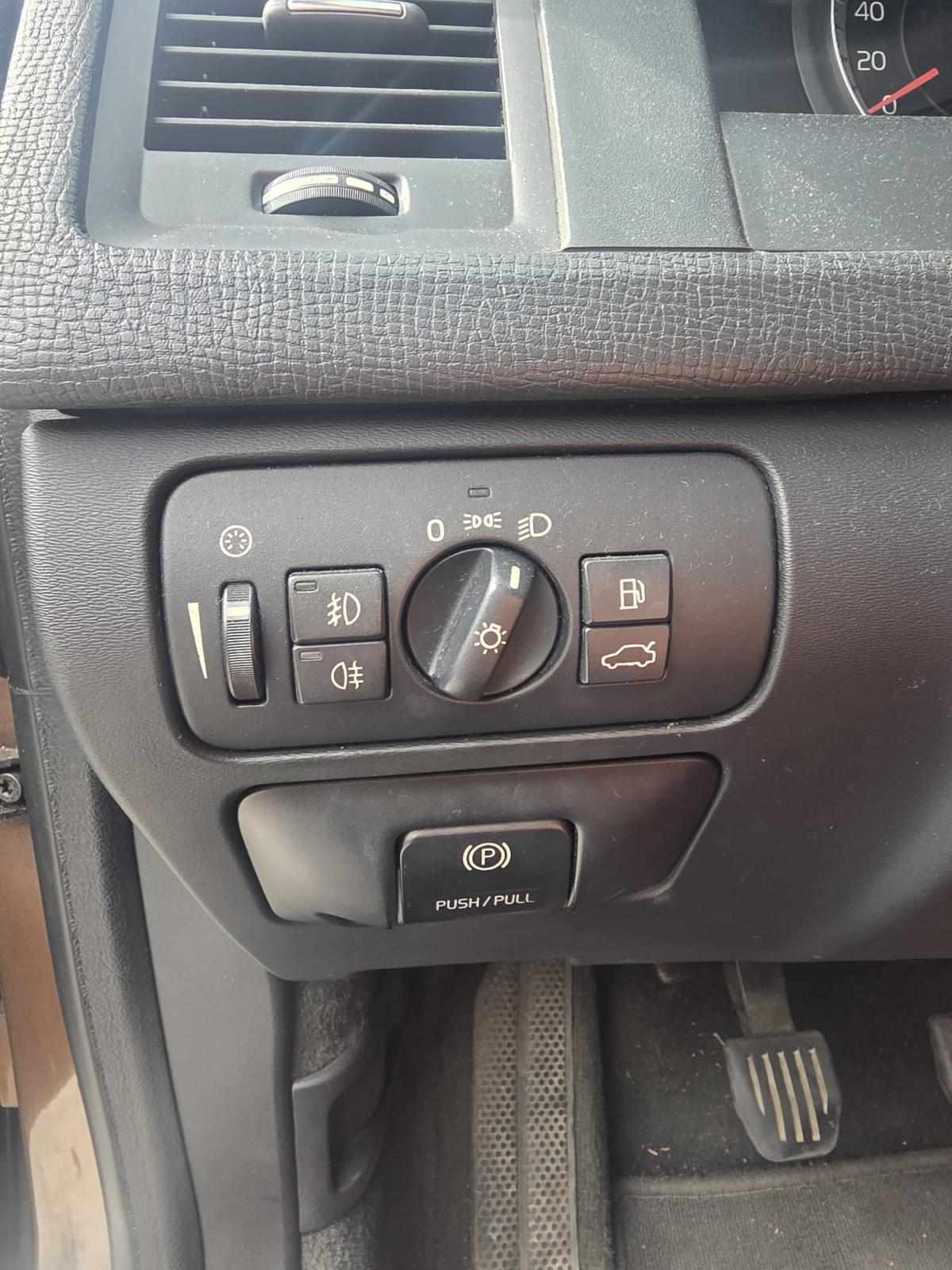volvo-xc60-2-4d-2009-diesel-2400cc