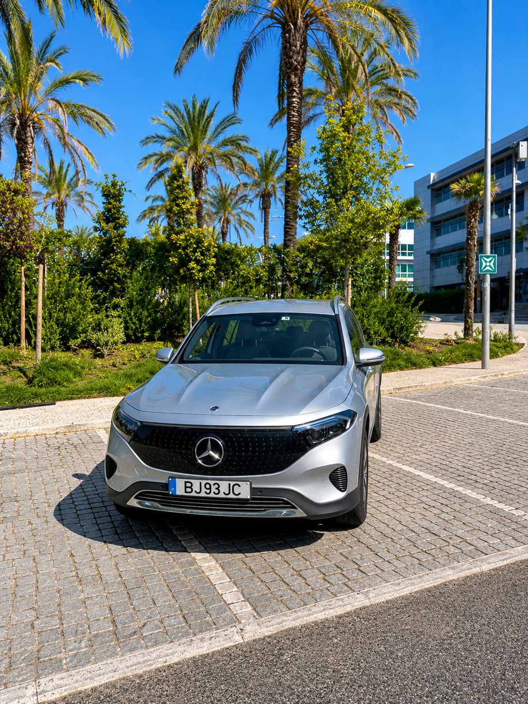mercedes-benz-eqb-300-4matic-2024-eletrico