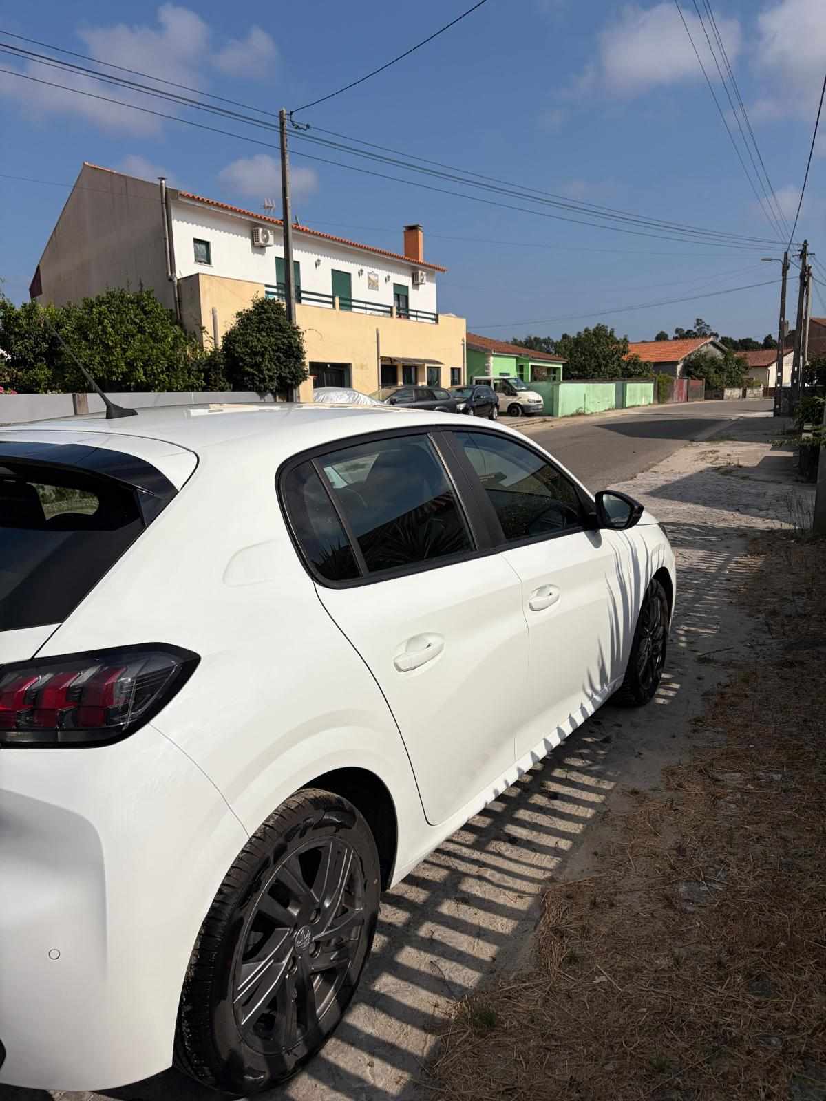 peugeot-208-1-2-puretech-2022-gasolina-1199cc