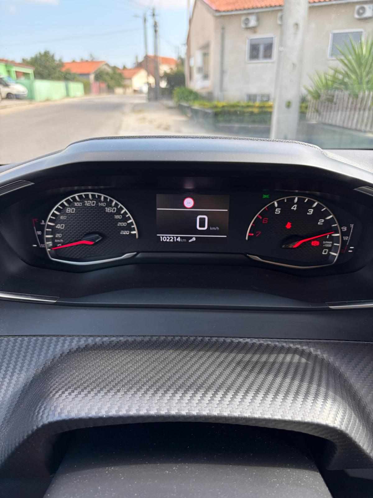 peugeot-208-1-2-puretech-2022-gasolina-1199cc