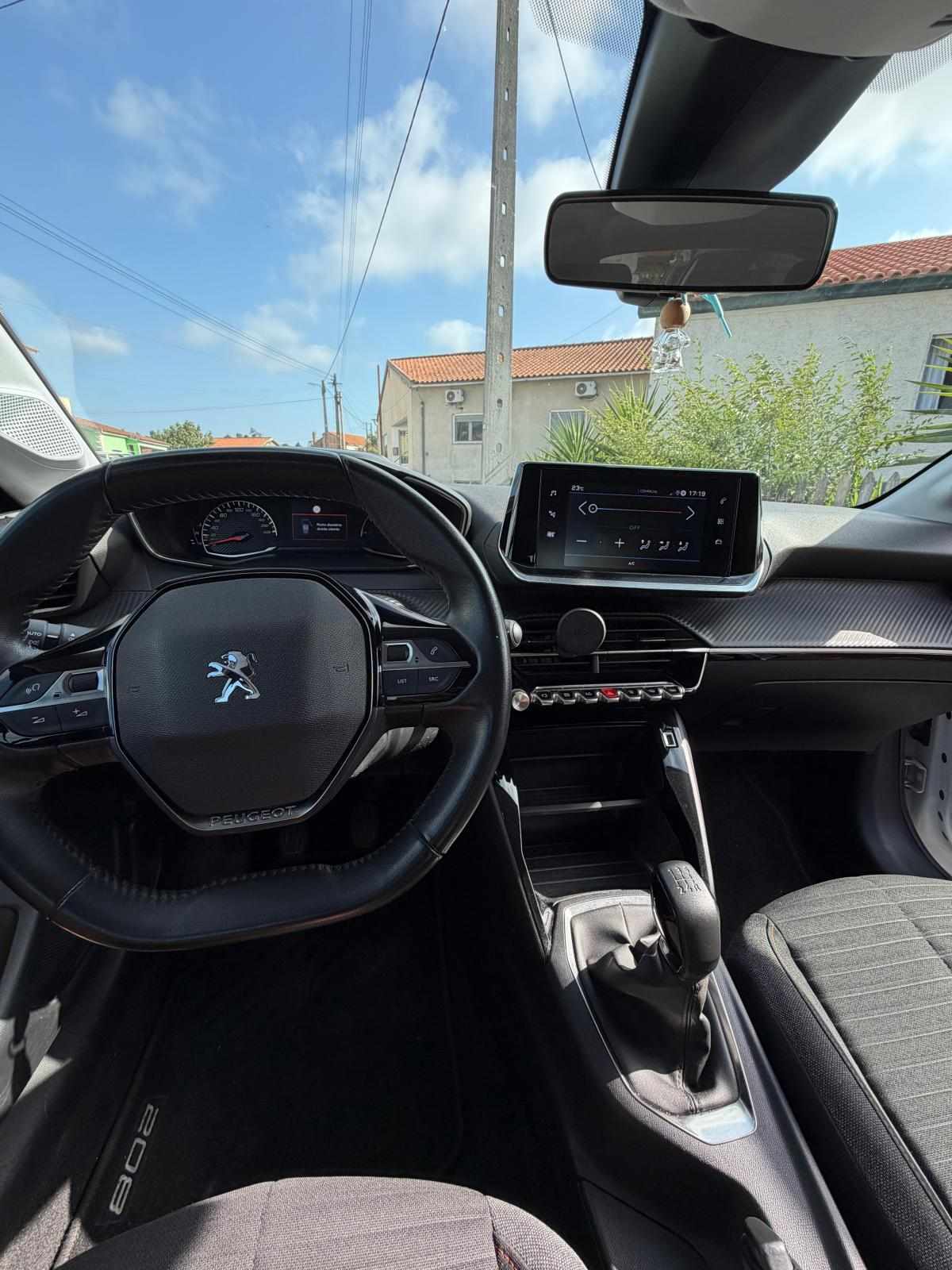 peugeot-208-1-2-puretech-2022-gasolina-1199cc