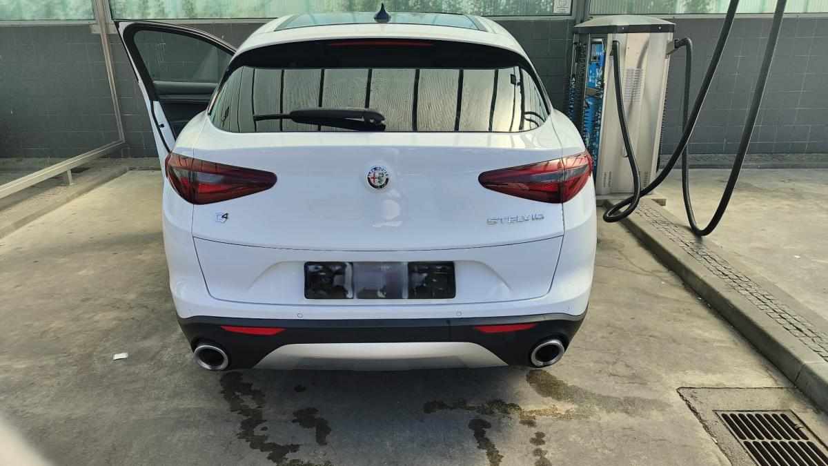 alfa-romeo-stelvio-2-2-jtdm-q4-2017-diesel-2143cc