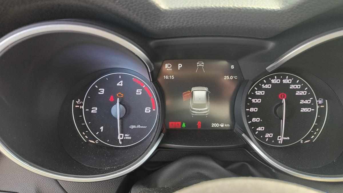 alfa-romeo-stelvio-2-2-jtdm-q4-2017-diesel-2143cc