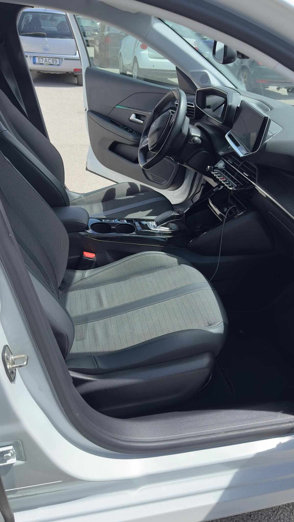 peugeot-e-208-ev-50-kwh-2020-eletrico