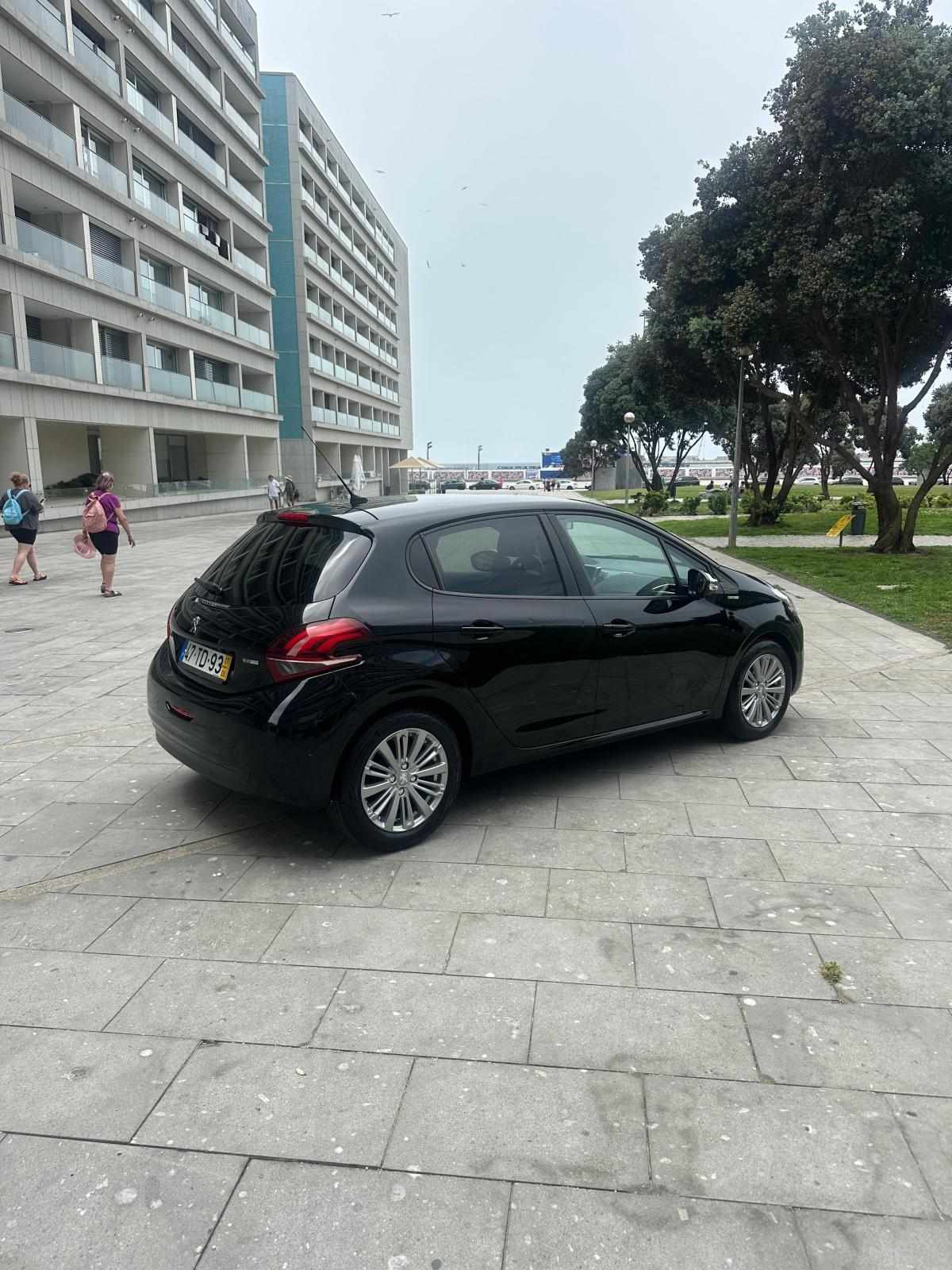 peugeot-208-1-2-vti-2017-gasolina-1199cc