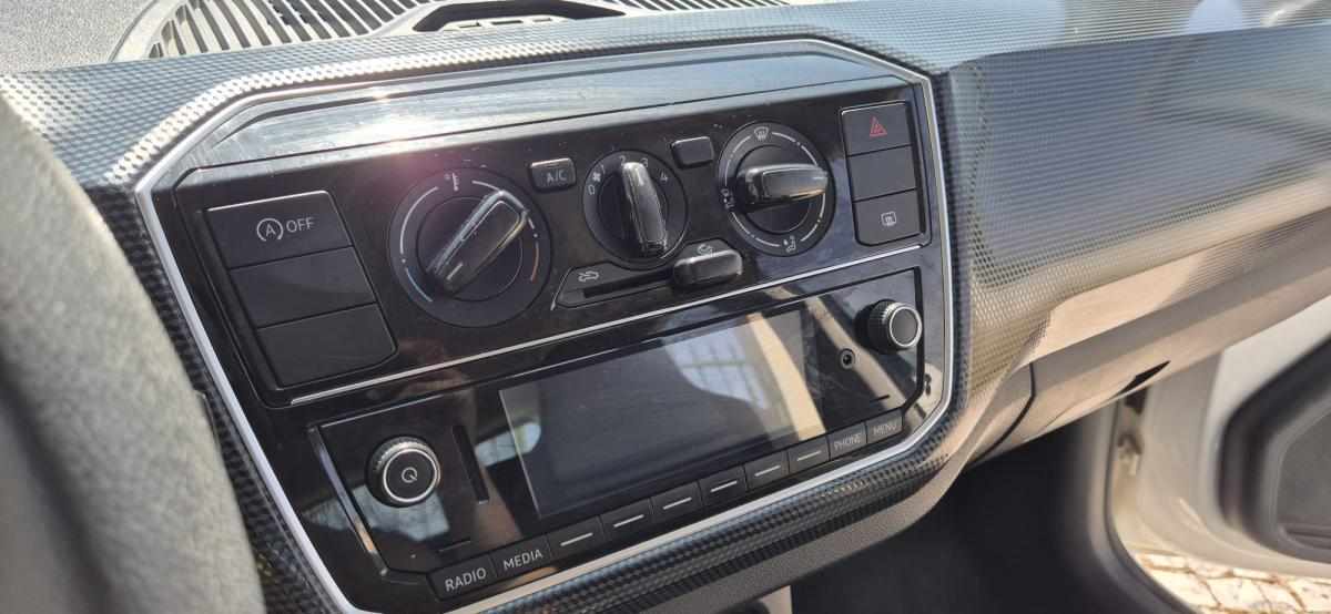 volkswagen-up-1-0-2017-gasolina-999cc
