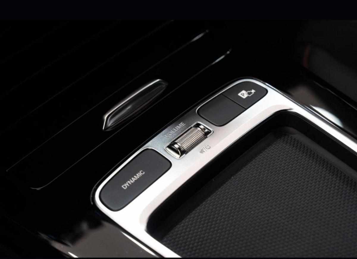 mercedes-benz-cla-250e-2023-gasolina-1332cc