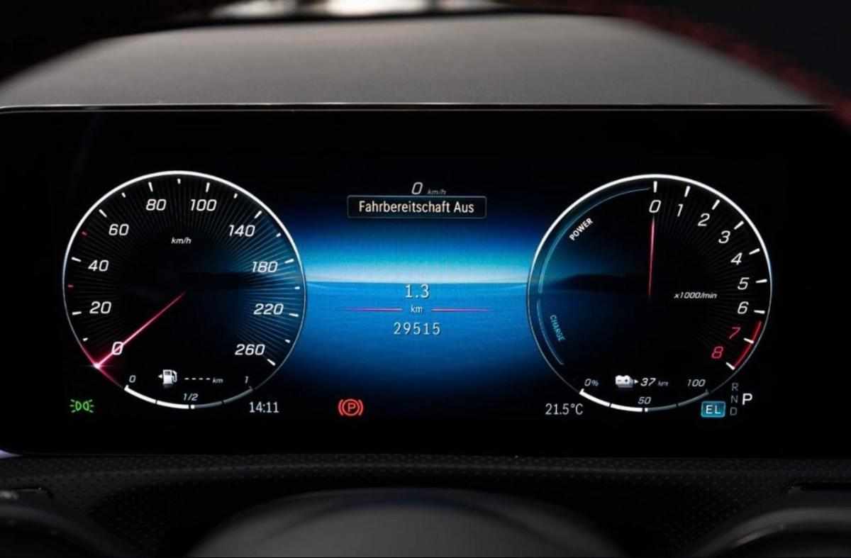 mercedes-benz-cla-250e-2023-gasolina-1332cc