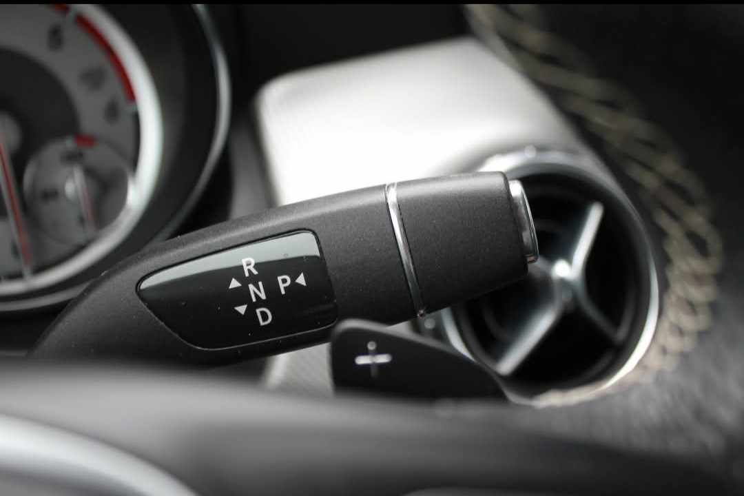 mercedes-benz-gla-220-d-2-1-4matic-2016-diesel-2143cc