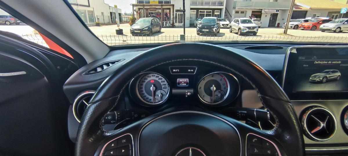 mercedes-benz-gla-220-d-2-1-4matic-2016-diesel-2143cc