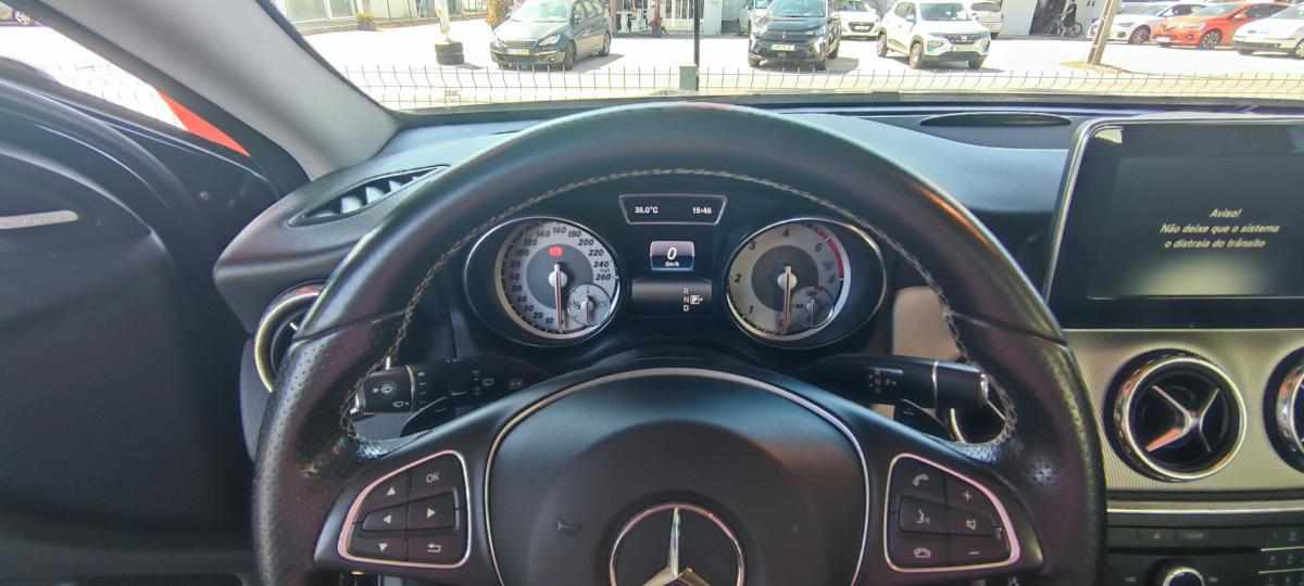 mercedes-benz-gla-220-d-2-1-4matic-2016-diesel-2143cc