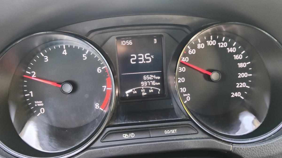 volkswagen-polo-1-0-2015-gasolina-999cc