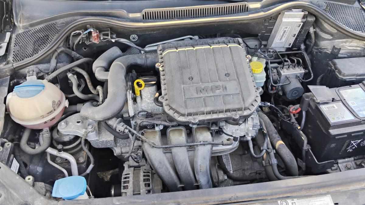 volkswagen-polo-1-0-2015-gasolina-999cc