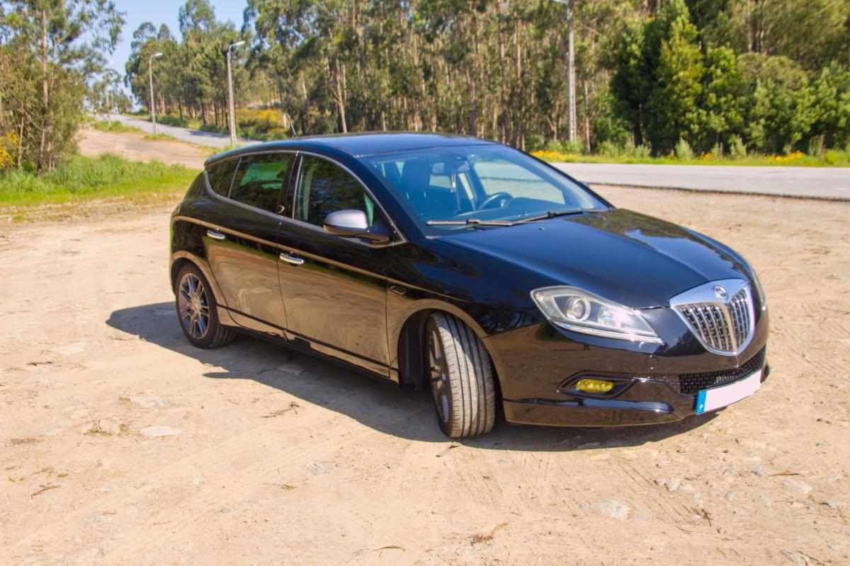 lancia-delta-1-6-2009-diesel-1598cc