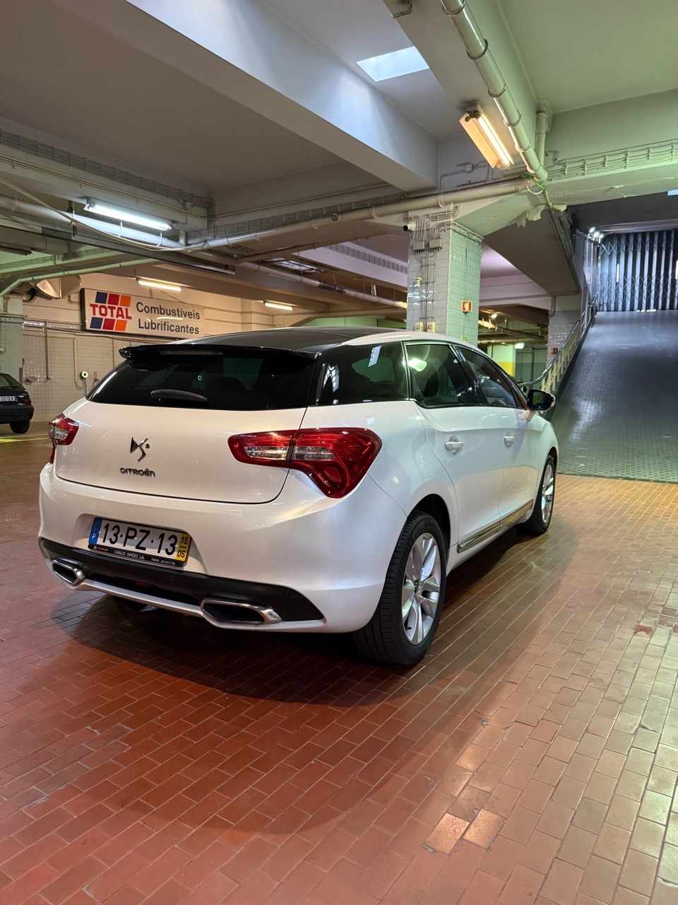 citroen-ds5-1-6-bluehdi-2015-diesel-1560cc