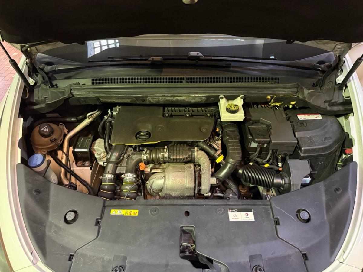 citroen-ds5-1-6-bluehdi-2015-diesel-1560cc