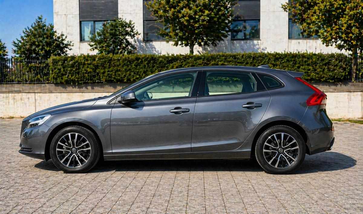 volvo-v40-2-0-d3-2019-diesel-1969cc
