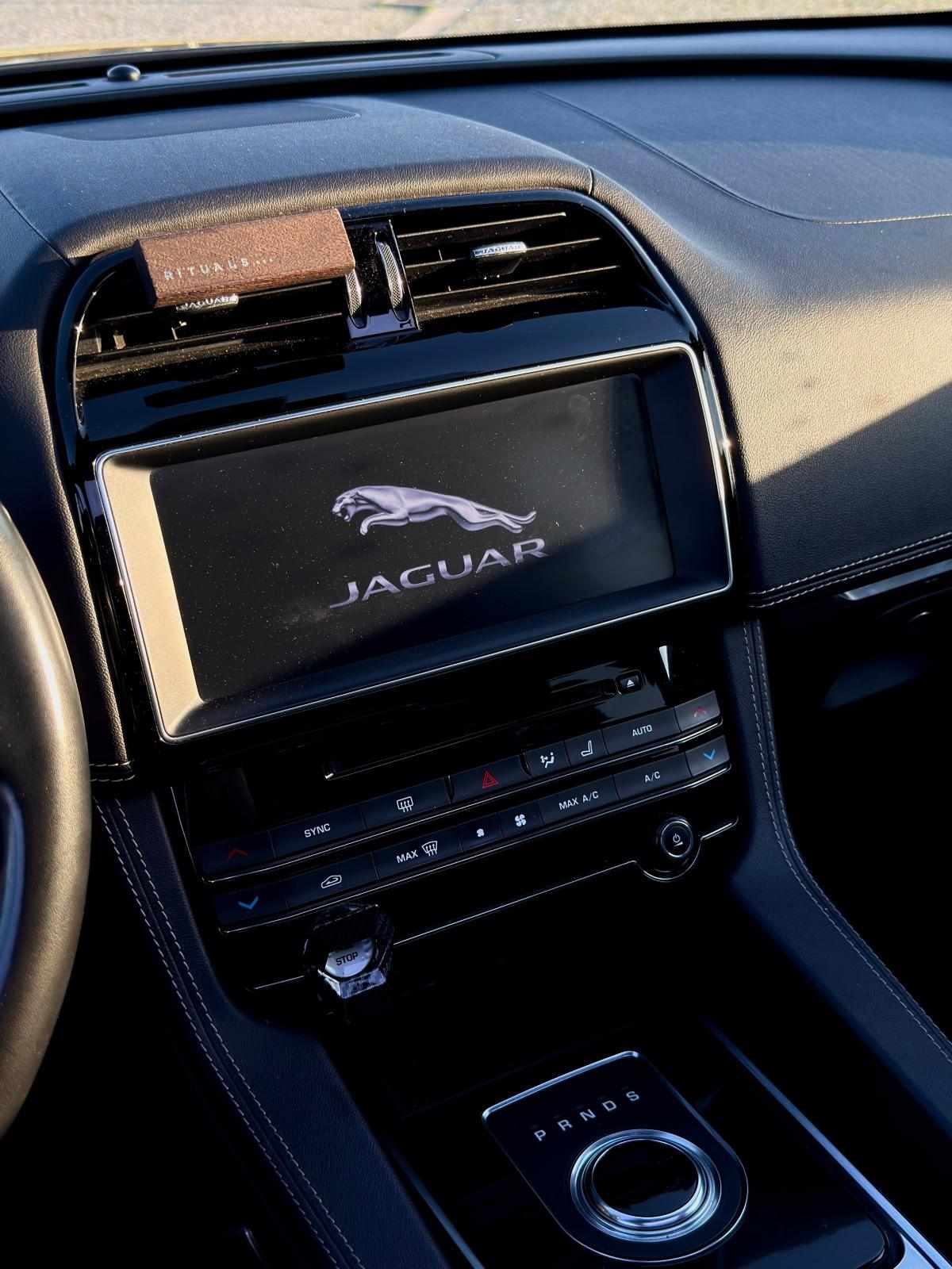 jaguar-f-pace-20d-awd-2018-diesel-1999cc