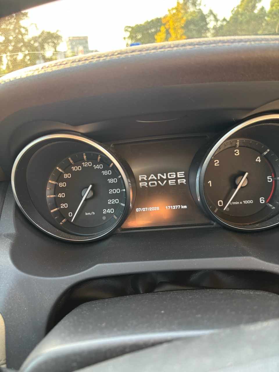 land-rover-range-rover-evoque-2-2-sd4-awd-2013-diesel-2179cc