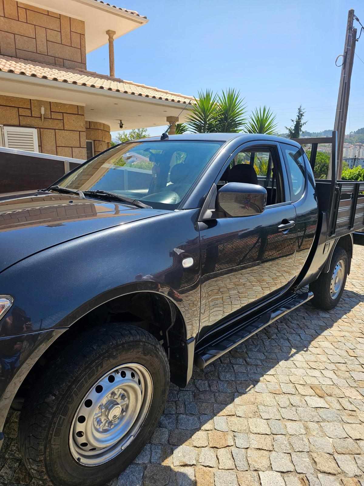 mitsubishi-l200-2-5-awd-2012-diesel-2477cc