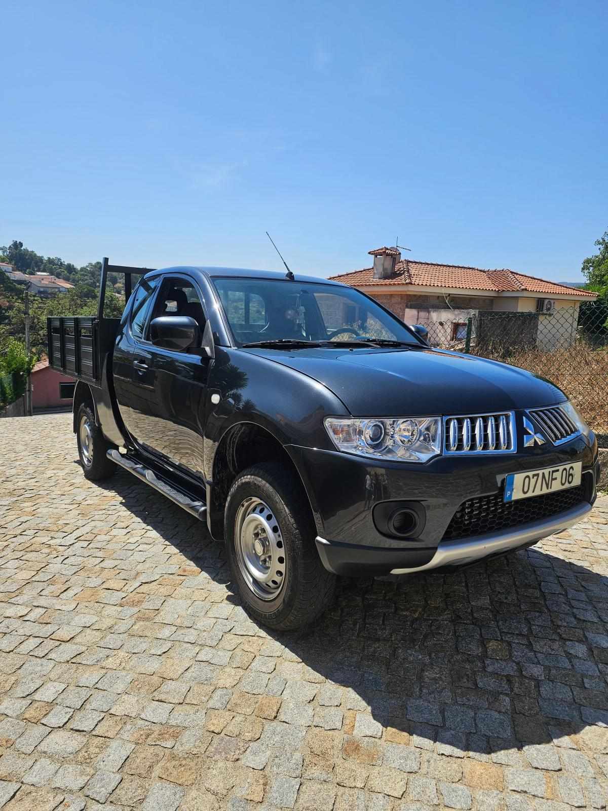 mitsubishi-l200-2-5-awd-2012-diesel-2477cc