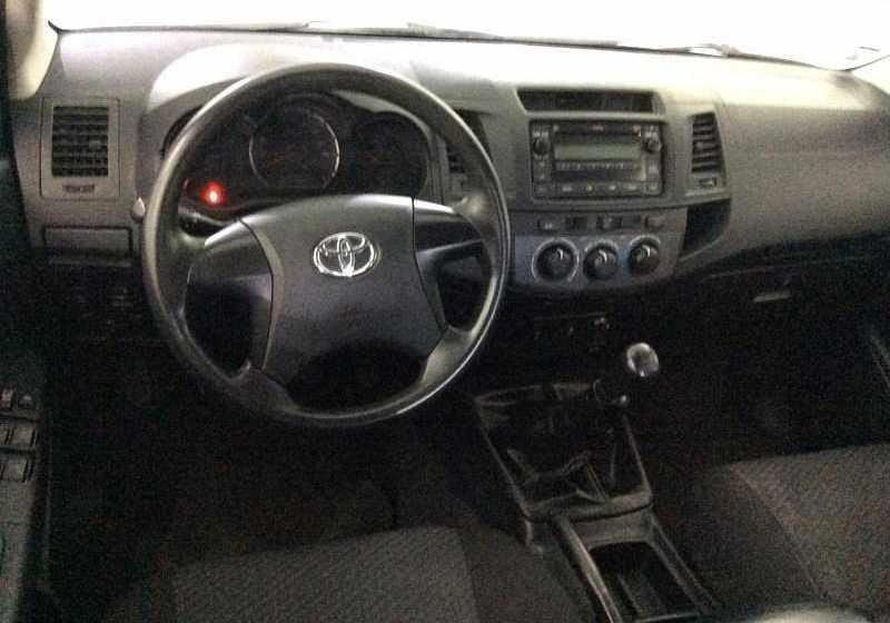toyota-hilux-2-5-4wd-2014-diesel-2494cc