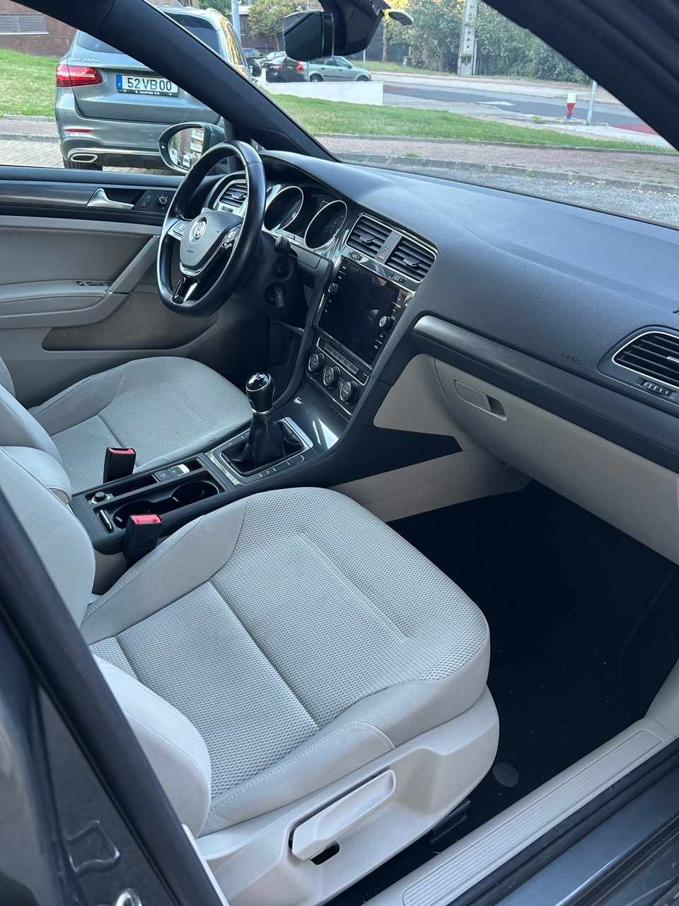 volkswagen-golf-1-6-tdi-bluemotion-2018-diesel-1598cc