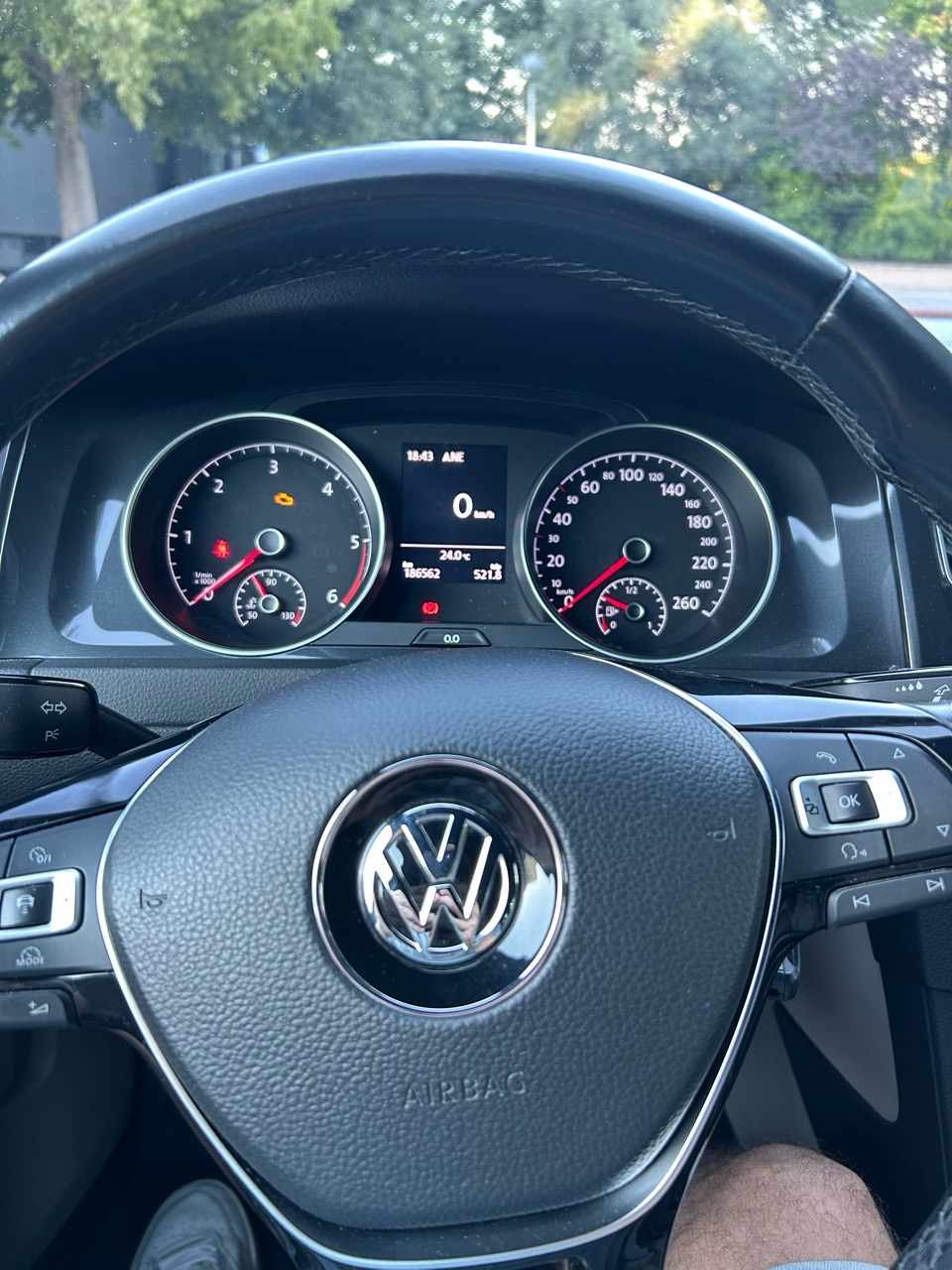 volkswagen-golf-1-6-tdi-bluemotion-2018-diesel-1598cc