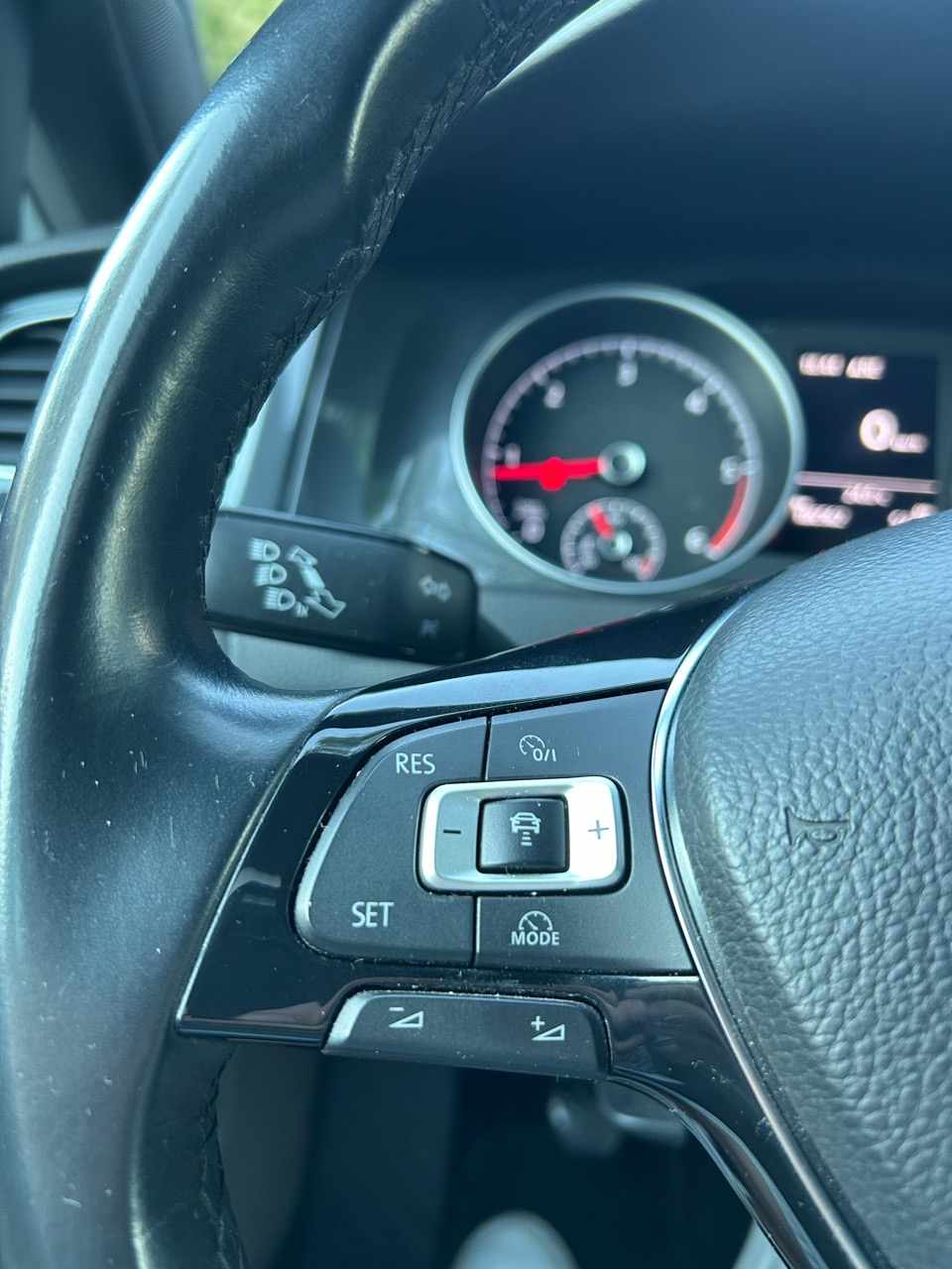 volkswagen-golf-1-6-tdi-bluemotion-2018-diesel-1598cc