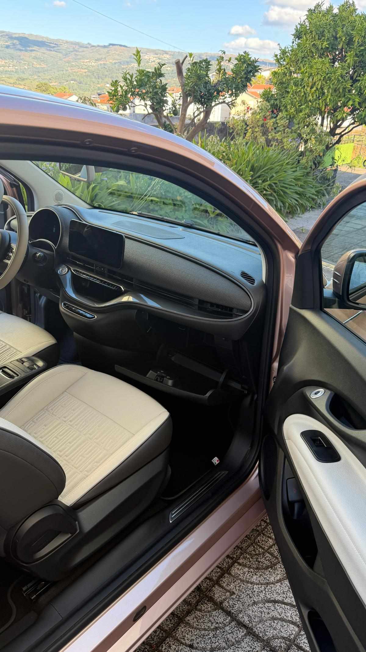 fiat-500-500e-42-kwh-2022-eletrico