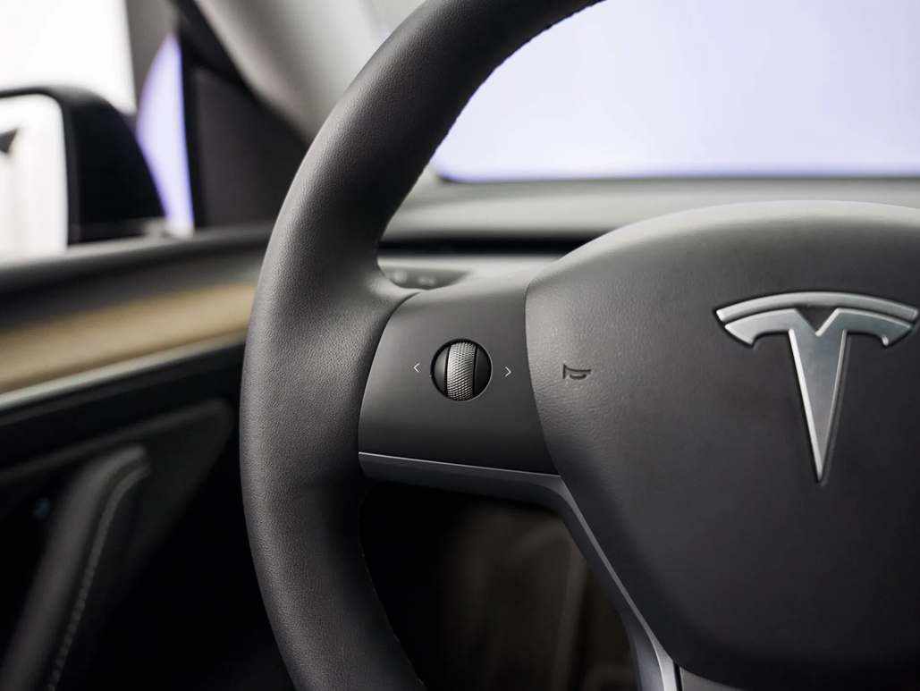 tesla-model-y-long-range-awd-2022-eletrico