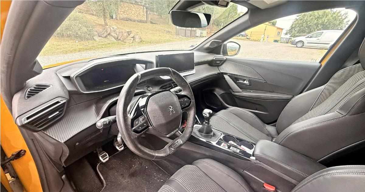 peugeot-208-1-2-puretech-2023-gasolina-1199cc