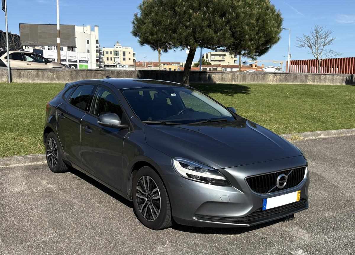 volvo-v40-2-0-d3-2018-diesel-1969cc