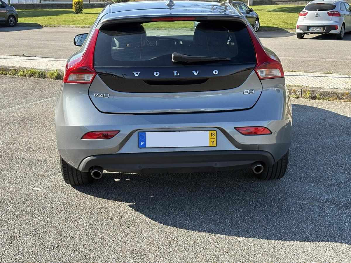 volvo-v40-2-0-d3-2018-diesel-1969cc