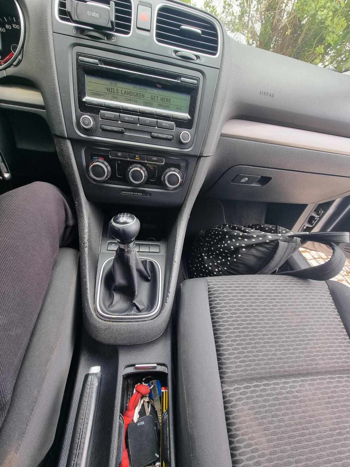volkswagen-golf-1-6-tdi-bluemotion-2011-diesel-1598cc