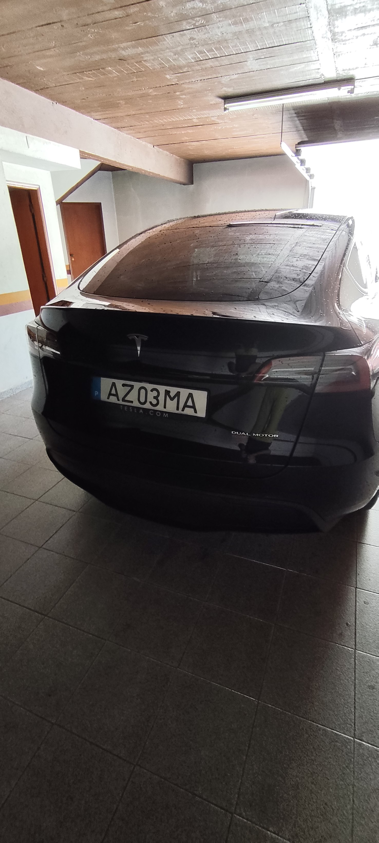 tesla-model-y-performance-2023-eletrico