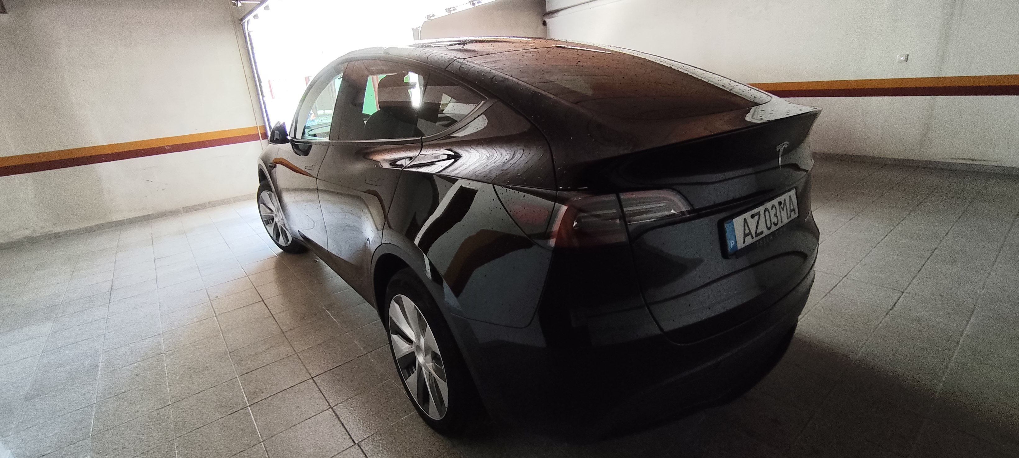 tesla-model-y-performance-2023-eletrico
