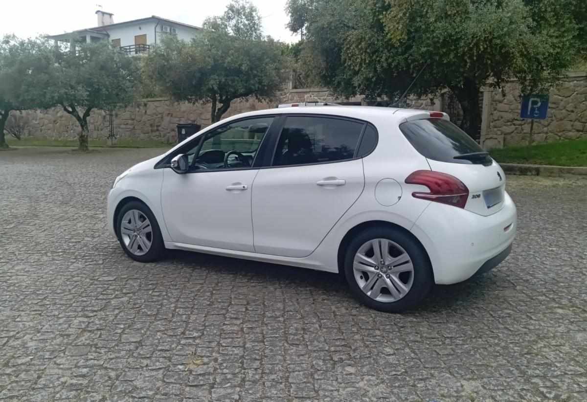 peugeot-208-1-2-vti-2017-gasolina-1199cc