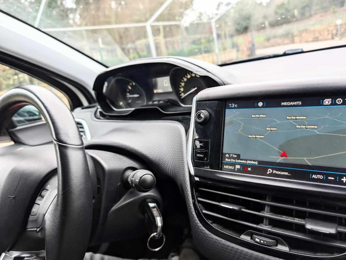 peugeot-208-1-2-vti-2017-gasolina-1199cc
