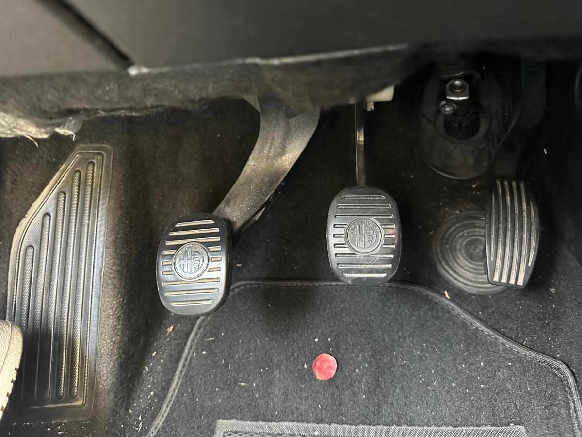 alfa-romeo-giulietta-1-6-jtdm-16v-2015-diesel-1598cc